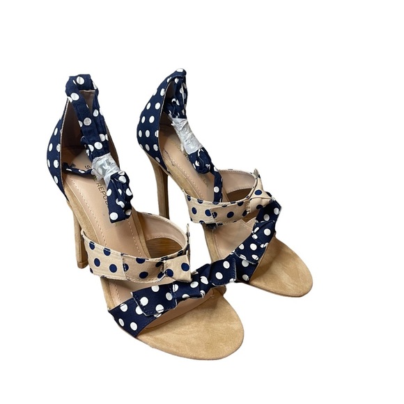 Polka Dot heels size 6 - Picture 4 of 7